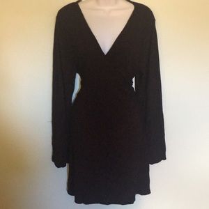 V neck bell sleeve dress